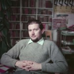 English cartoonist and illustrator Ronald Searle, 1956. (Photo by Baron/Hulton Archive/Getty Images)